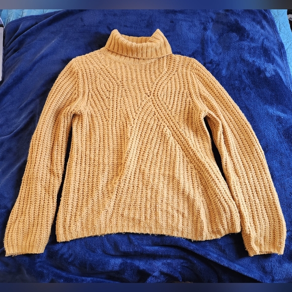 Lucky Brand Traveling Rib Turtleneck Sweater - Picture 8 of 8